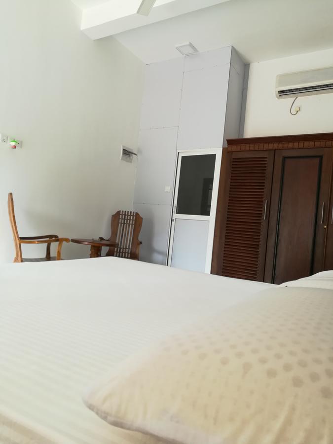 Sea Breeze Hotel Bentota Kültér fotó