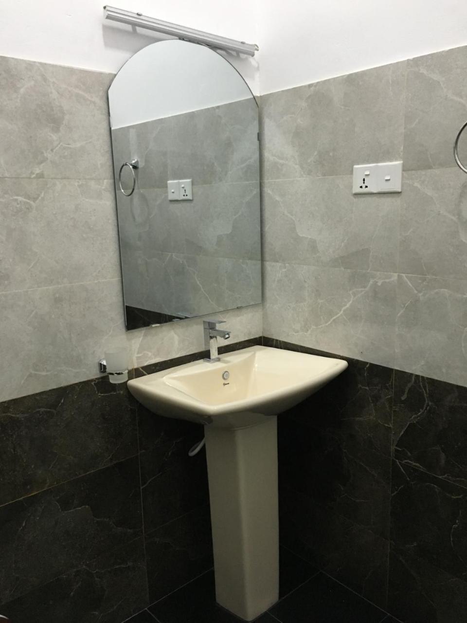 Sea Breeze Hotel Bentota Kültér fotó