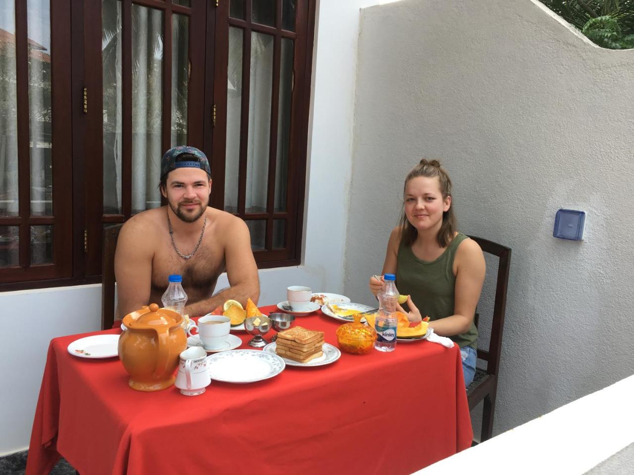 Sea Breeze Hotel Bentota Kültér fotó